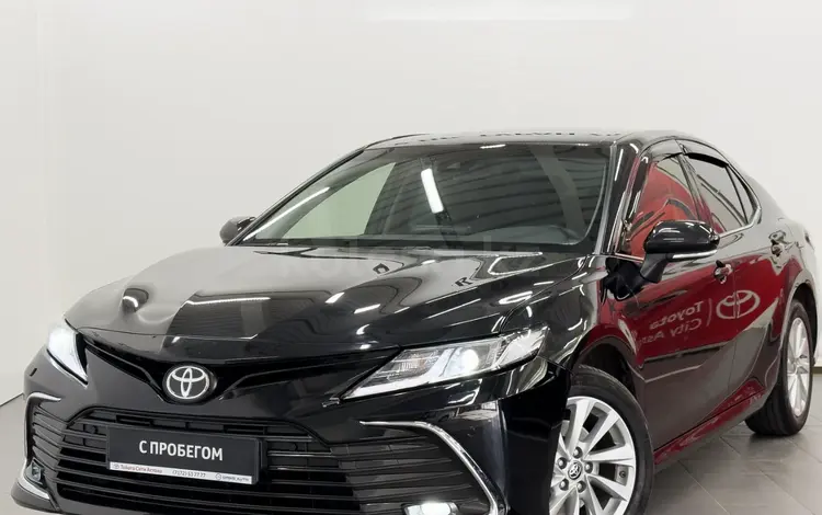 Toyota Camry 2023 года за 16 590 000 тг. в Астана