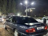Mercedes-Benz E 320 1995 годаүшін2 300 000 тг. в Актобе – фото 4