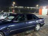 Mercedes-Benz E 320 1995 годаүшін2 300 000 тг. в Актобе – фото 3