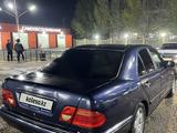Mercedes-Benz E 320 1995 годаүшін2 300 000 тг. в Актобе – фото 5