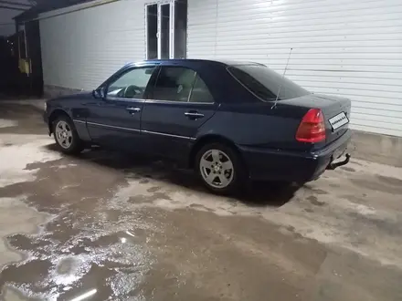 Mercedes-Benz C 180 1994 года за 1 100 000 тг. в Шымкент