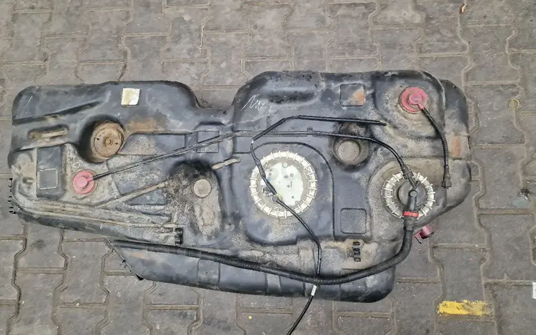 Бензобак Toyota Sienna за 10 500 тг. в Алматы