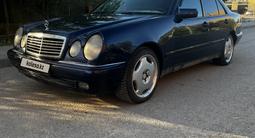 Mercedes-Benz E 280 1999 года за 2 800 000 тг. в Актобе – фото 2
