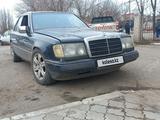 Mercedes-Benz E 220 1994 года за 1 450 000 тг. в Экибастуз – фото 2