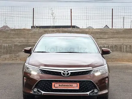 Toyota Camry 2017 года за 13 590 000 тг. в Шымкент – фото 2