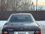 Mercedes-Benz E 230 1992 годаfor2 300 000 тг. в Алматы