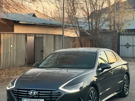 Hyundai Sonata 2023 года за 13 800 000 тг. в Шымкент