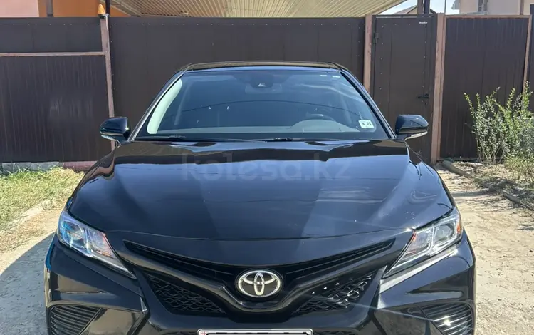 Toyota Camry 2019 года за 9 000 000 тг. в Атырау