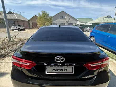 Toyota Camry 2019 года за 9 000 000 тг. в Атырау – фото 7