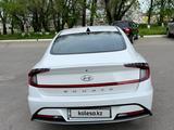 Hyundai Sonata 2022 года за 12 700 000 тг. в Алматы – фото 3