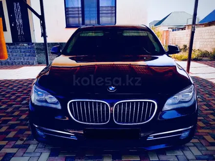 BMW 750 2014 года за 8 500 000 тг. в Тараз – фото 4