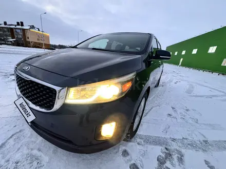 Kia Carnival 2015 года за 7 000 000 тг. в Актобе – фото 8