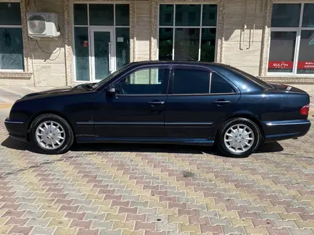 Mercedes-Benz E 320 2000 года за 4 500 000 тг. в Актау – фото 4