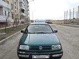 Volkswagen Vento 1995 года за 1 800 000 тг. в Кентау – фото 4