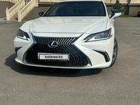 Lexus ES 250 2018 года за 18 800 000 тг. в Алматы