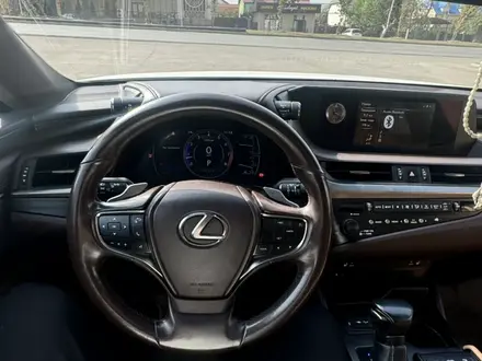 Lexus ES 250 2018 года за 18 800 000 тг. в Алматы – фото 7