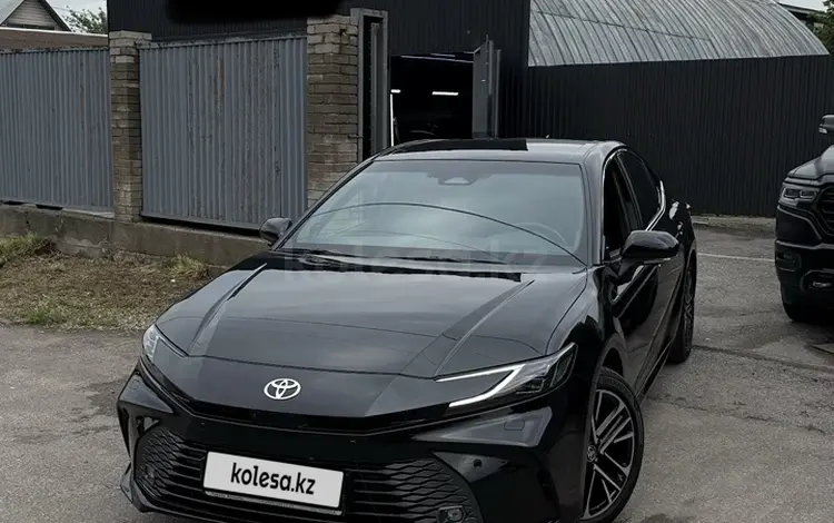 Toyota Camry 2025 года за 23 000 000 тг. в Алматы