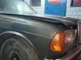 Mercedes-Benz E 430 1980 года за 2 300 000 тг. в Павлодар – фото 4