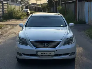 Lexus LS 460