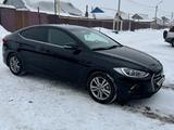 Hyundai Elantra 2018 годаүшін8 000 000 тг. в Астана – фото 2