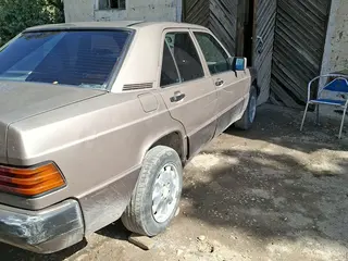 Mercedes-Benz 190