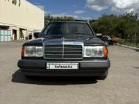 Mercedes-Benz E 220 1993 года за 2 350 000 тг. в Караганда