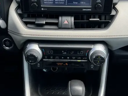 Toyota RAV4 2020 года за 12 500 000 тг. в Астана – фото 14