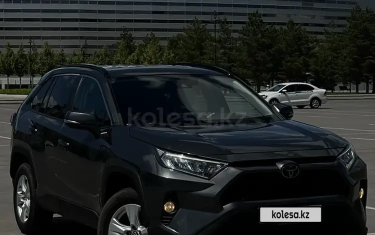 Toyota RAV4 2020 года за 12 500 000 тг. в Астана