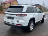 Jeep Grand Cherokee 2022 года за 35 500 000 тг. в Петропавловск – фото 3