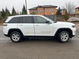 Jeep Grand Cherokee 2022 годаүшін35 500 000 тг. в Петропавловск – фото 5