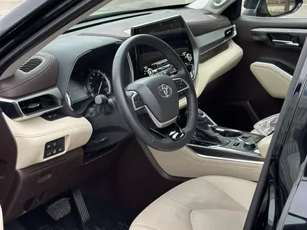 Toyota Highlander 2021 года за 23 500 000 тг. в Алматы – фото 12