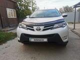 Toyota RAV4 2014 года за 11 800 000 тг. в Атырау