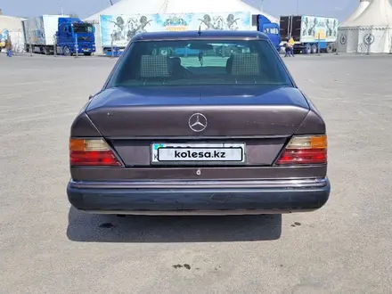 Mercedes-Benz E 220 1993 года за 1 800 000 тг. в Кызылорда – фото 6