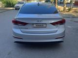 Hyundai Elantra 2017 годаfor5 100 000 тг. в Актау – фото 2