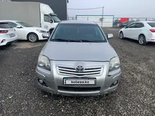 Toyota Avensis, 2005