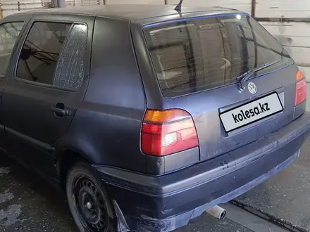 Volkswagen Golf 1996 года за 1 100 000 тг. в Актобе – фото 5