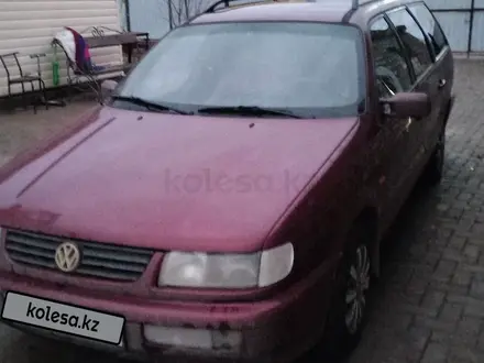 Volkswagen Passat 1995 года за 1 650 000 тг. в Актобе – фото 4