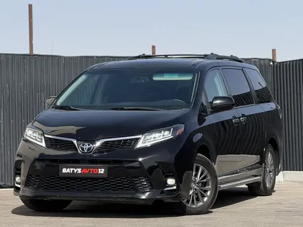 Toyota Sienna 2014 года за 11 500 000 тг. в Актау