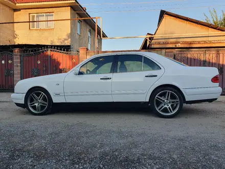 Mercedes-Benz E 280 1996 года за 3 300 000 тг. в Алматы