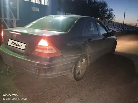 Mercedes-Benz C 180 2001 года за 1 750 000 тг. в Астана – фото 4