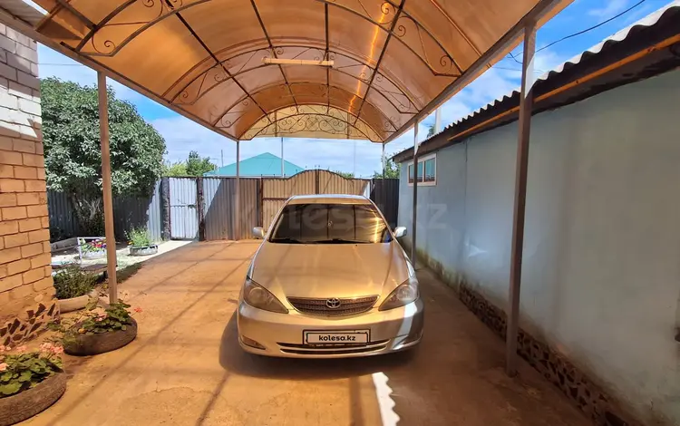 Toyota Camry 2004 года за 3 300 000 тг. в Актобе