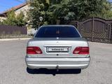 Mercedes-Benz E 320 1997 годаүшін1 400 000 тг. в Караганда – фото 4