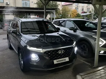 Hyundai Santa Fe 2020 года за 14 555 555 тг. в Алматы – фото 11