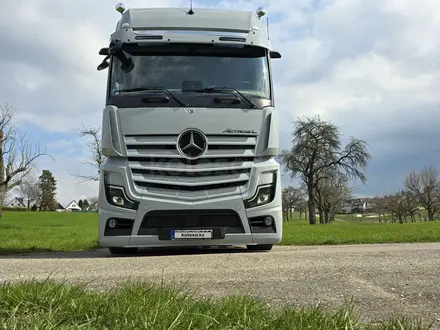 Mercedes-Benz  Actros 2024 года за 75 000 000 тг. в Астана – фото 15