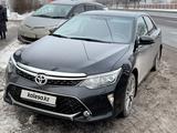 Toyota Camry 2015 года за 12 200 000 тг. в Астана – фото 2