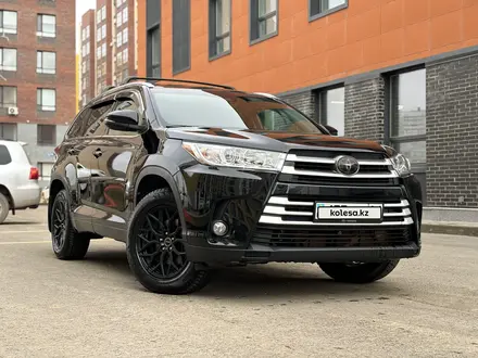 Toyota Highlander 2018 года за 15 999 999 тг. в Астана