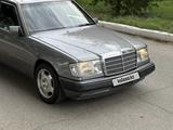 Mercedes-Benz E 220 1993 года за 2 250 000 тг. в Туркестан – фото 4