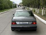 Mercedes-Benz E 220 1993 года за 2 250 000 тг. в Туркестан – фото 5