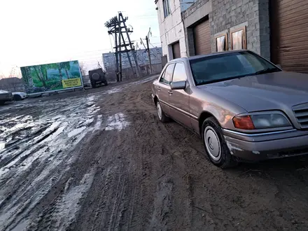 Mercedes-Benz C 180 1993 года за 1 300 000 тг. в Павлодар