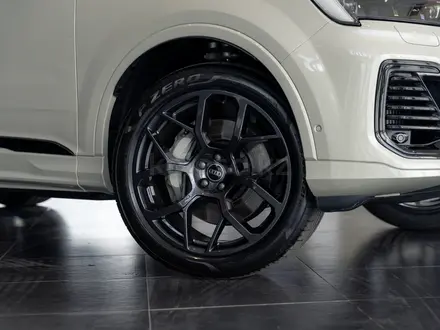Audi Q7 55 TFSI 2026 года за 54 050 000 тг. в Алматы – фото 8